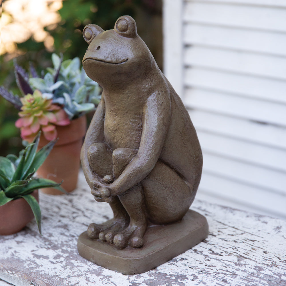 frog-garden-statue